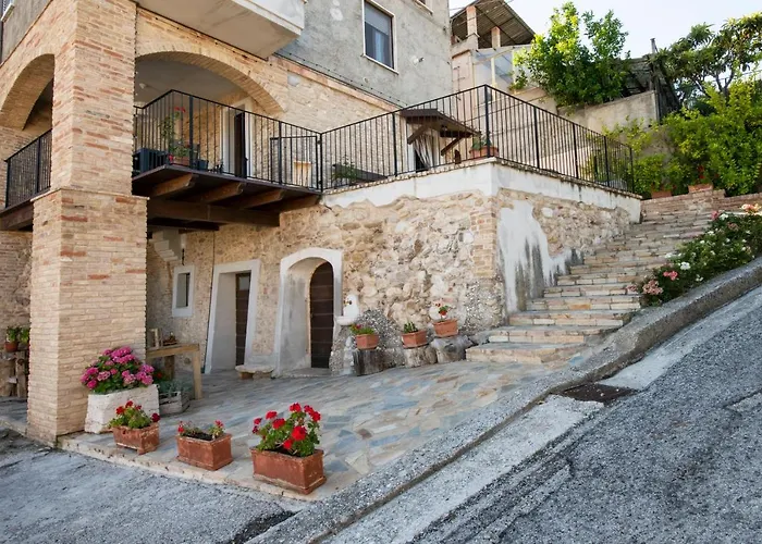 Borgo Lucidi Relax Апартаменты *